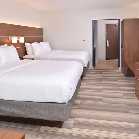 Holiday Inn Express & Suites Omaha Airport By Ihg Carter Lake Екстер'єр фото