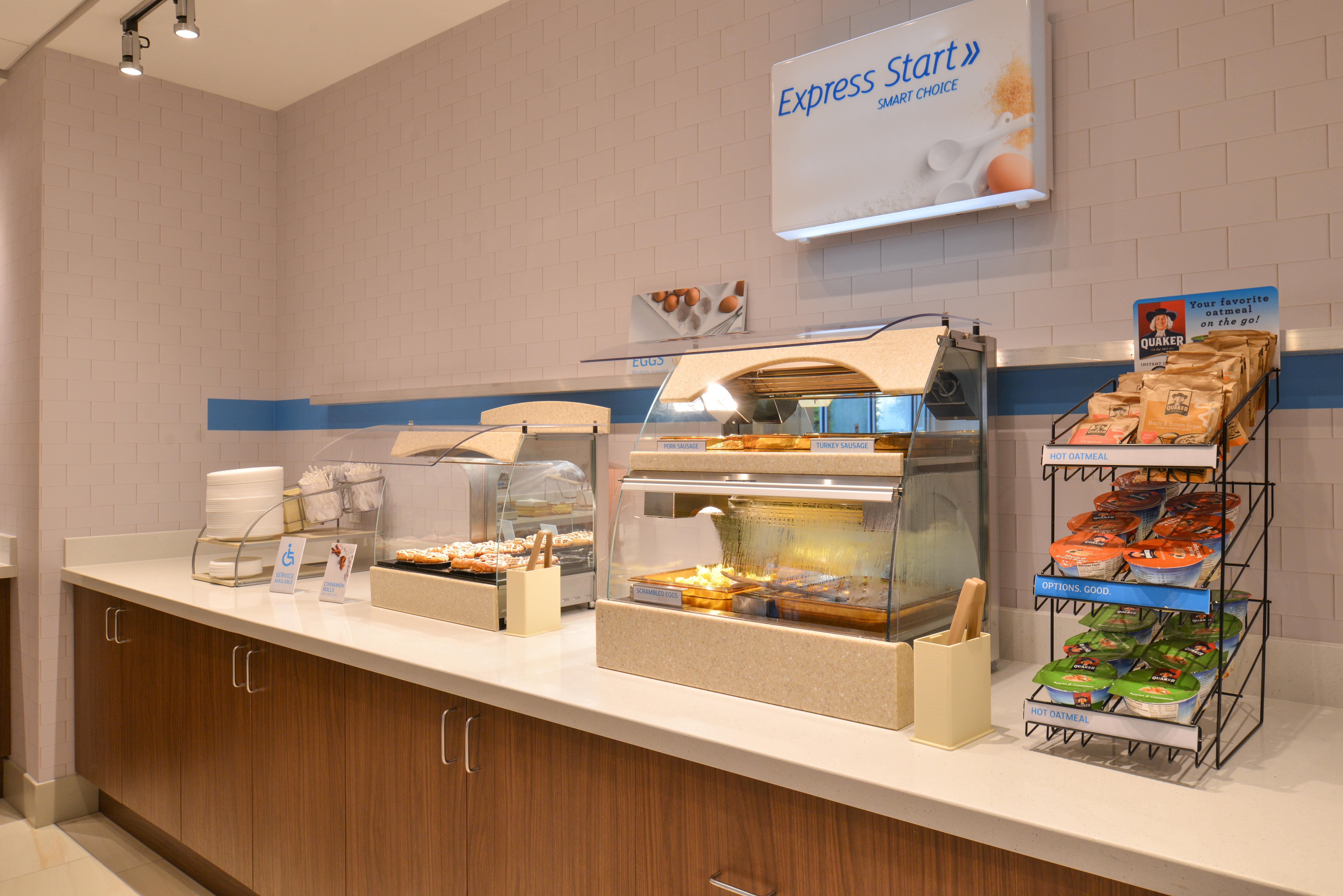 Holiday Inn Express & Suites Omaha Airport By Ihg Carter Lake Екстер'єр фото