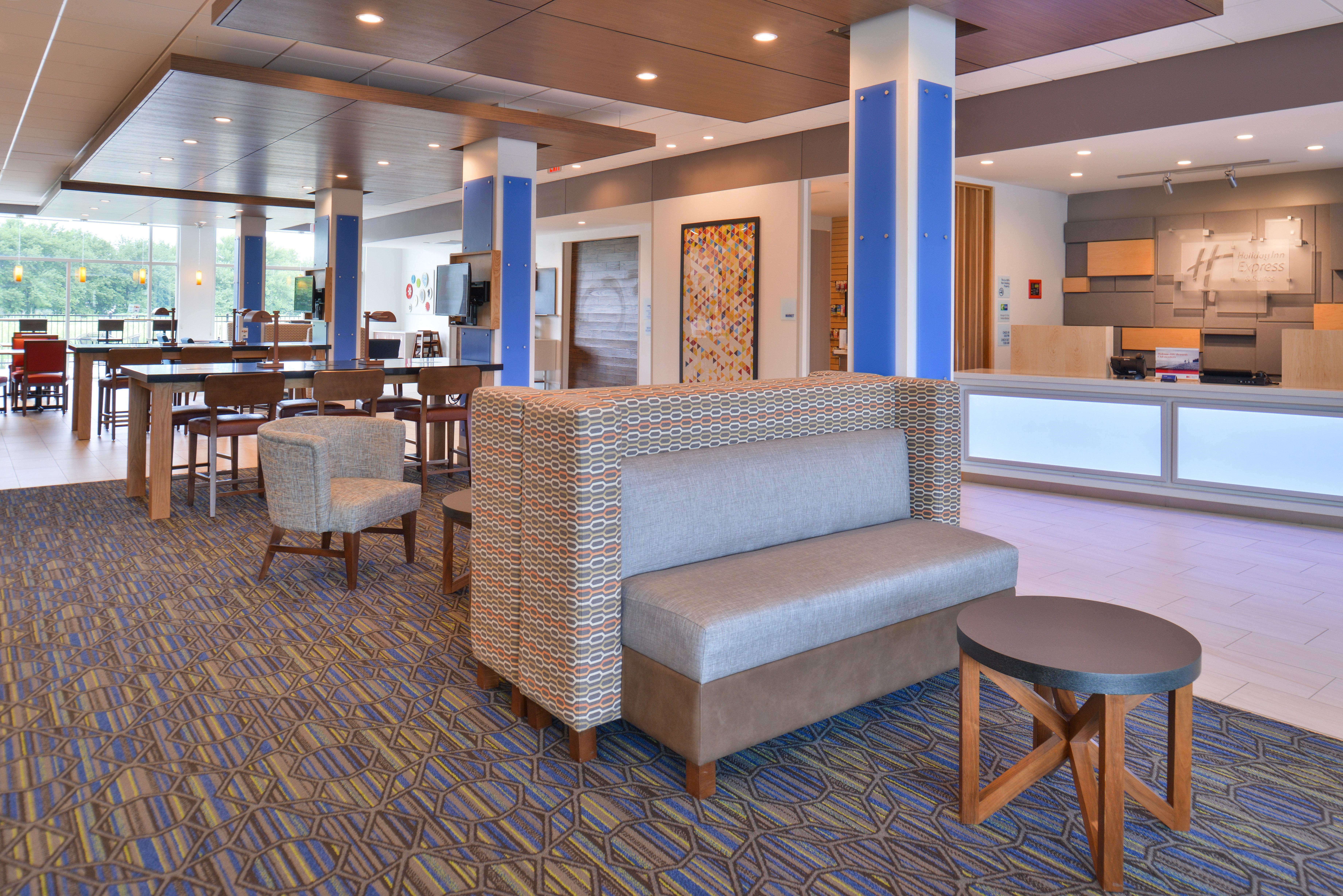Holiday Inn Express & Suites Omaha Airport By Ihg Carter Lake Екстер'єр фото