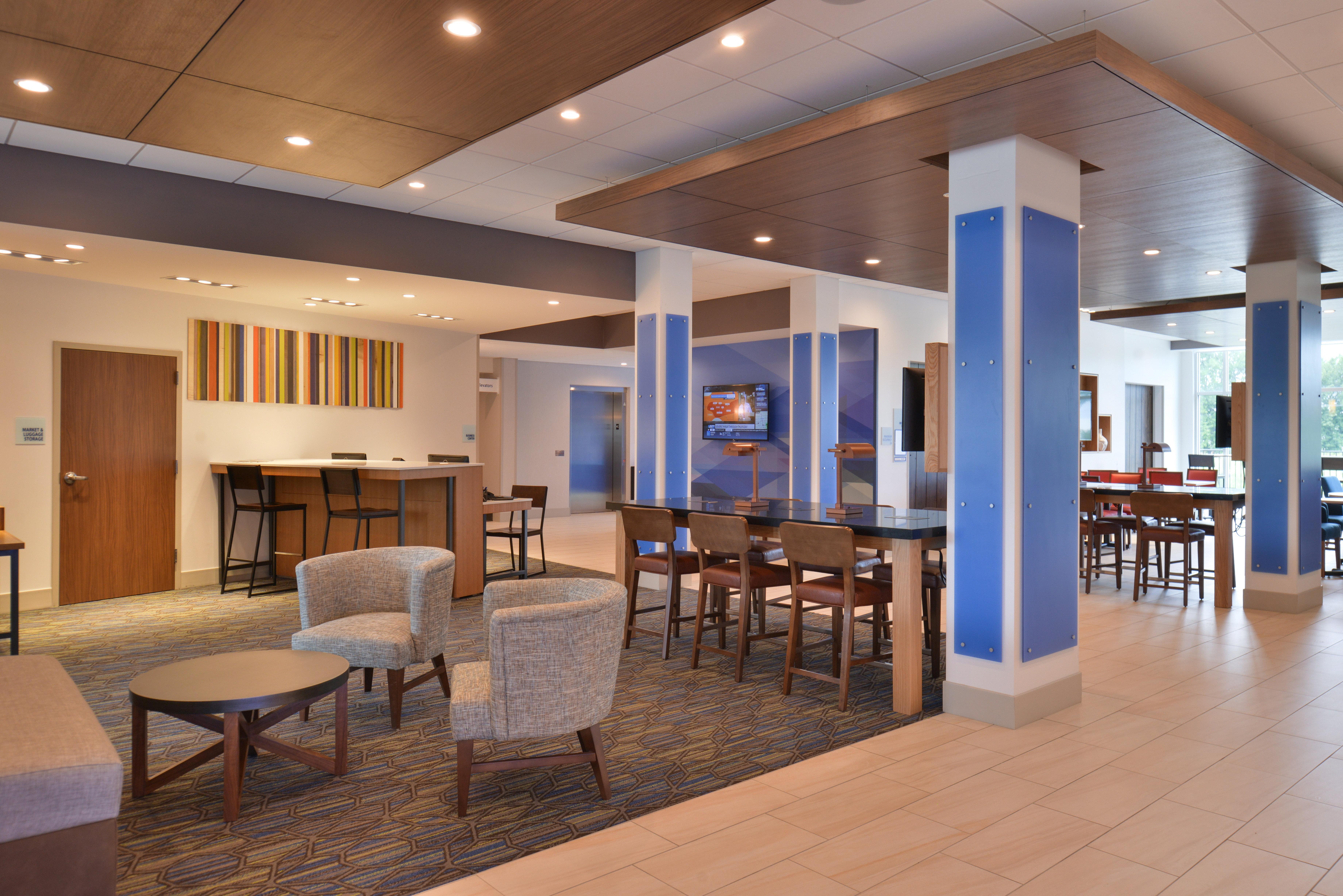 Holiday Inn Express & Suites Omaha Airport By Ihg Carter Lake Екстер'єр фото