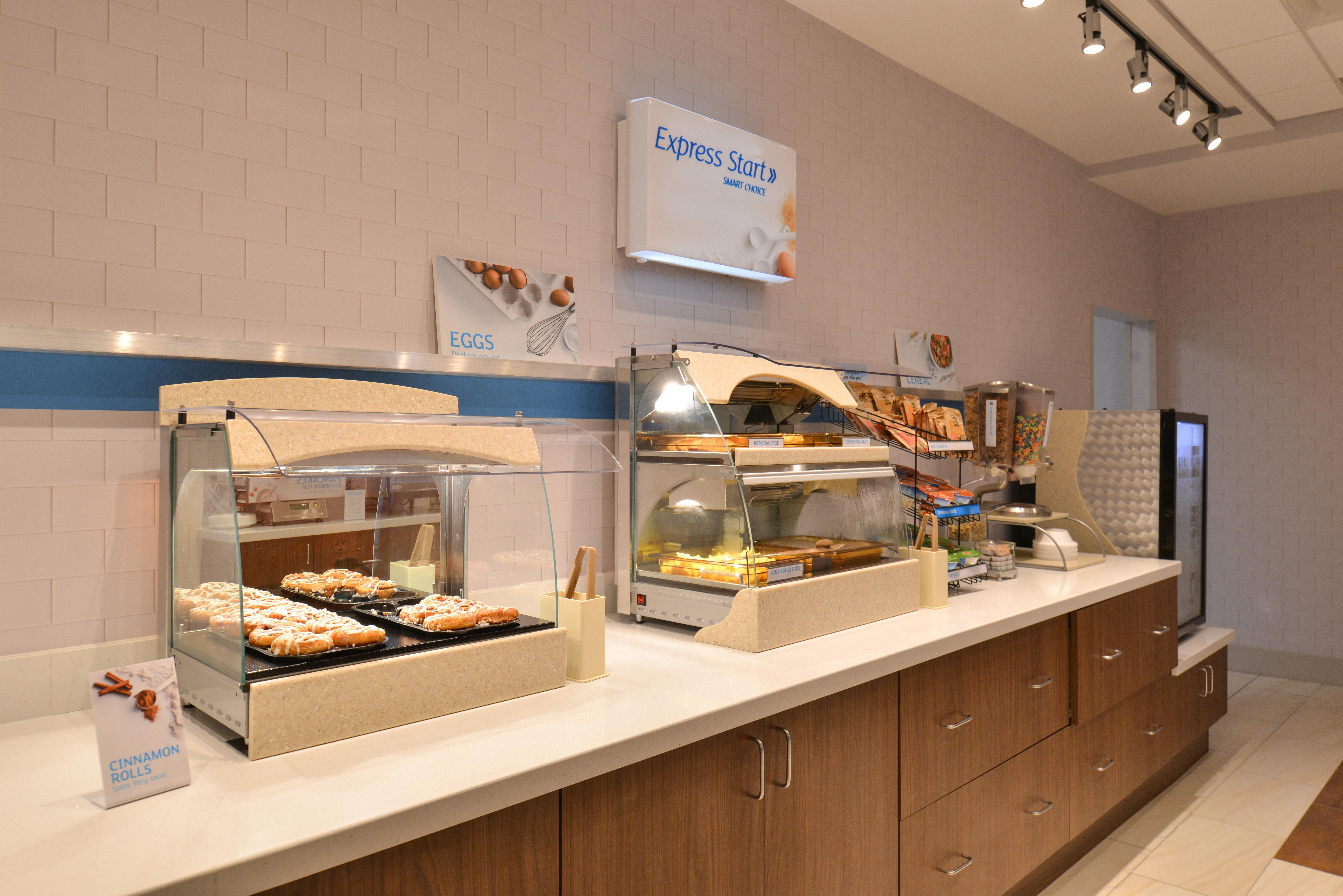 Holiday Inn Express & Suites Omaha Airport By Ihg Carter Lake Екстер'єр фото