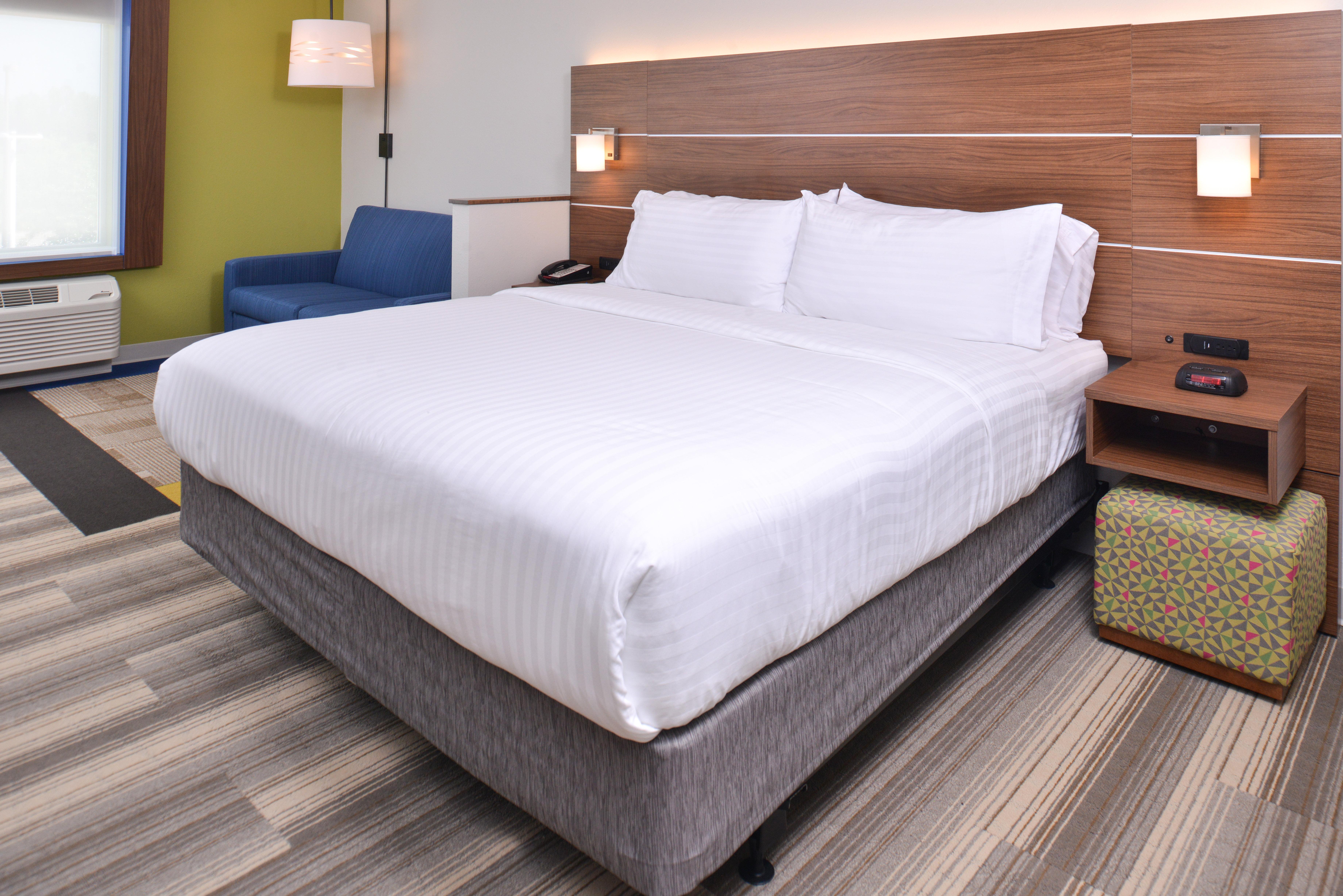 Holiday Inn Express & Suites Omaha Airport By Ihg Carter Lake Екстер'єр фото
