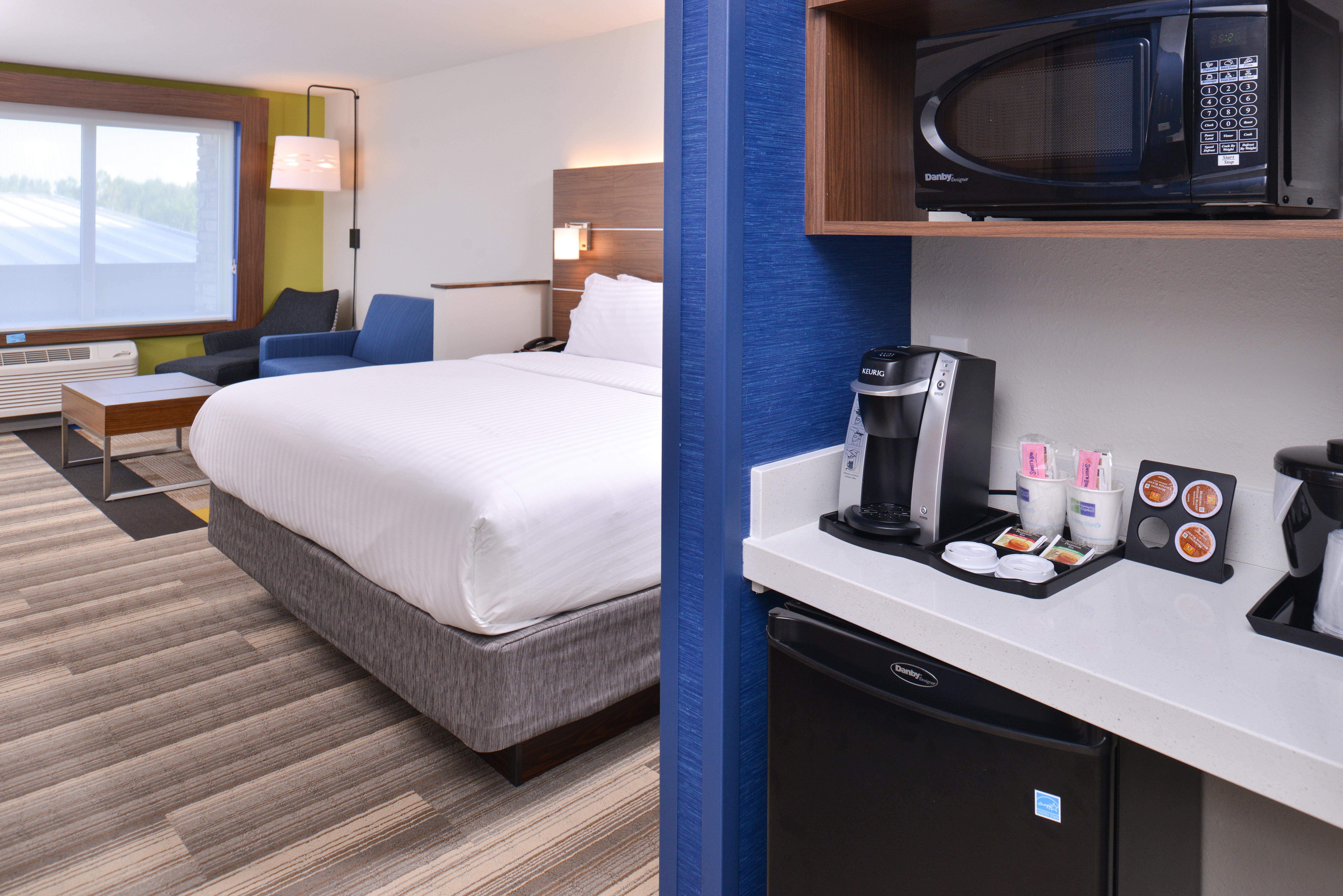 Holiday Inn Express & Suites Omaha Airport By Ihg Carter Lake Екстер'єр фото