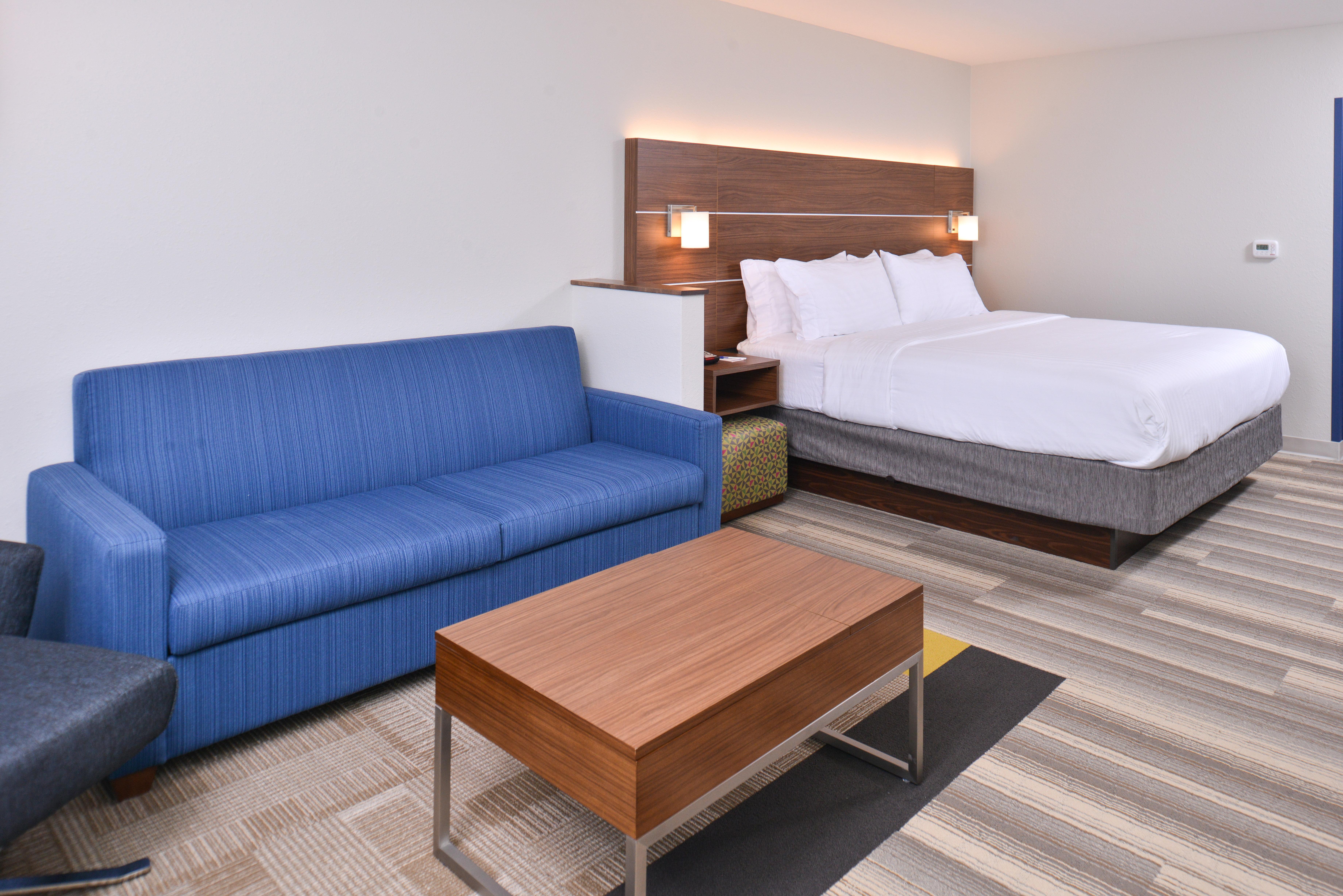 Holiday Inn Express & Suites Omaha Airport By Ihg Carter Lake Екстер'єр фото
