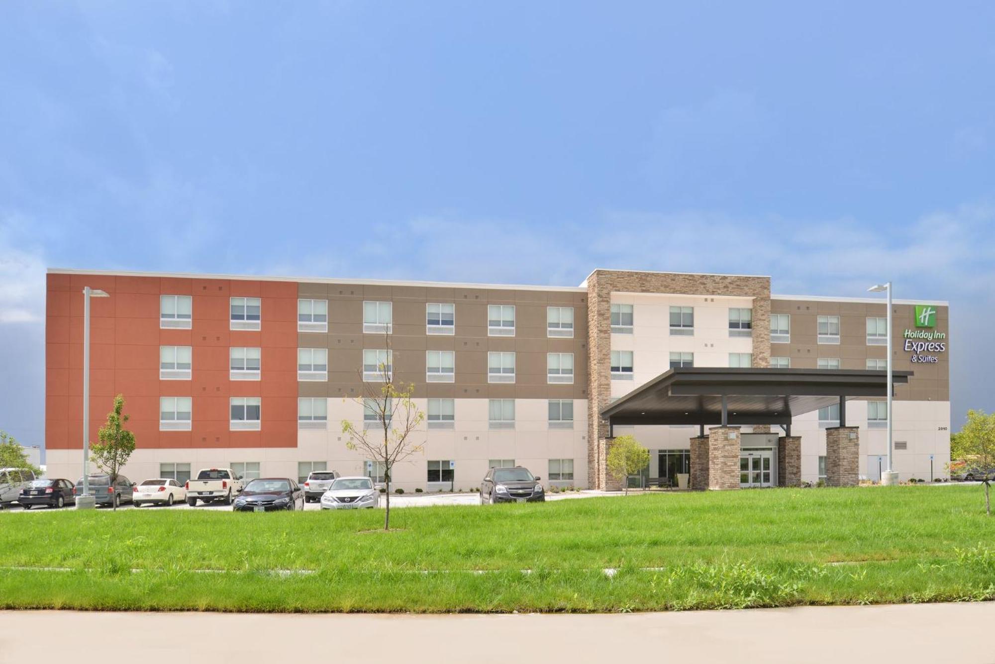Holiday Inn Express & Suites Omaha Airport By Ihg Carter Lake Екстер'єр фото