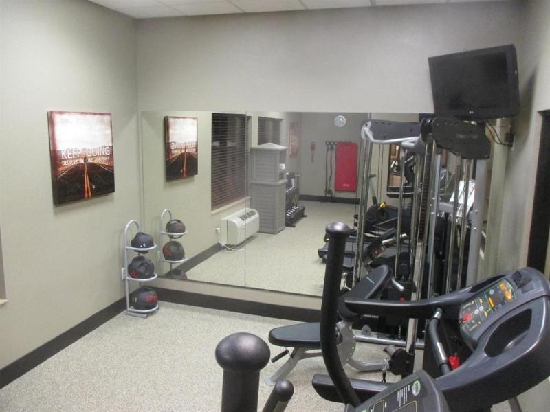 Holiday Inn Express & Suites Omaha Airport By Ihg Carter Lake Екстер'єр фото