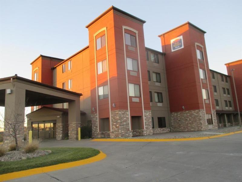 Holiday Inn Express & Suites Omaha Airport By Ihg Carter Lake Екстер'єр фото